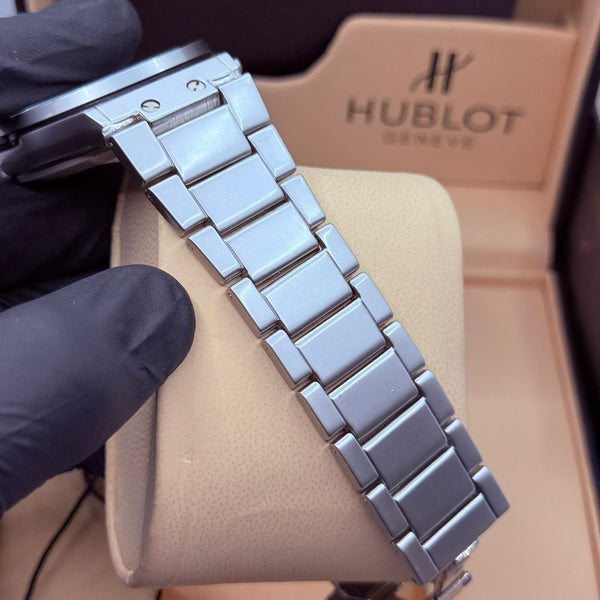 Hublot circle dail blue colour