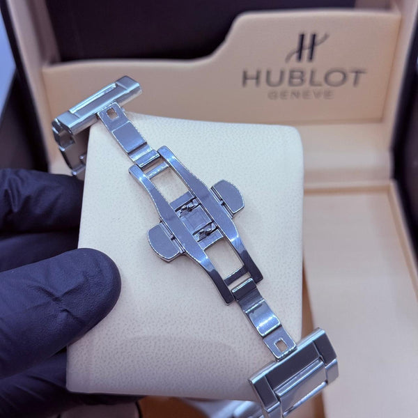 Hublot circle dail blue colour