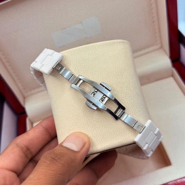 White aura with marbal dail